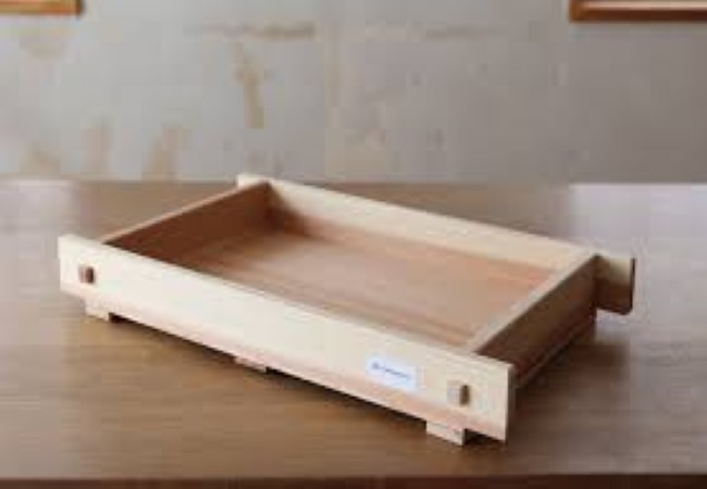 Koji tray with inoculated rice